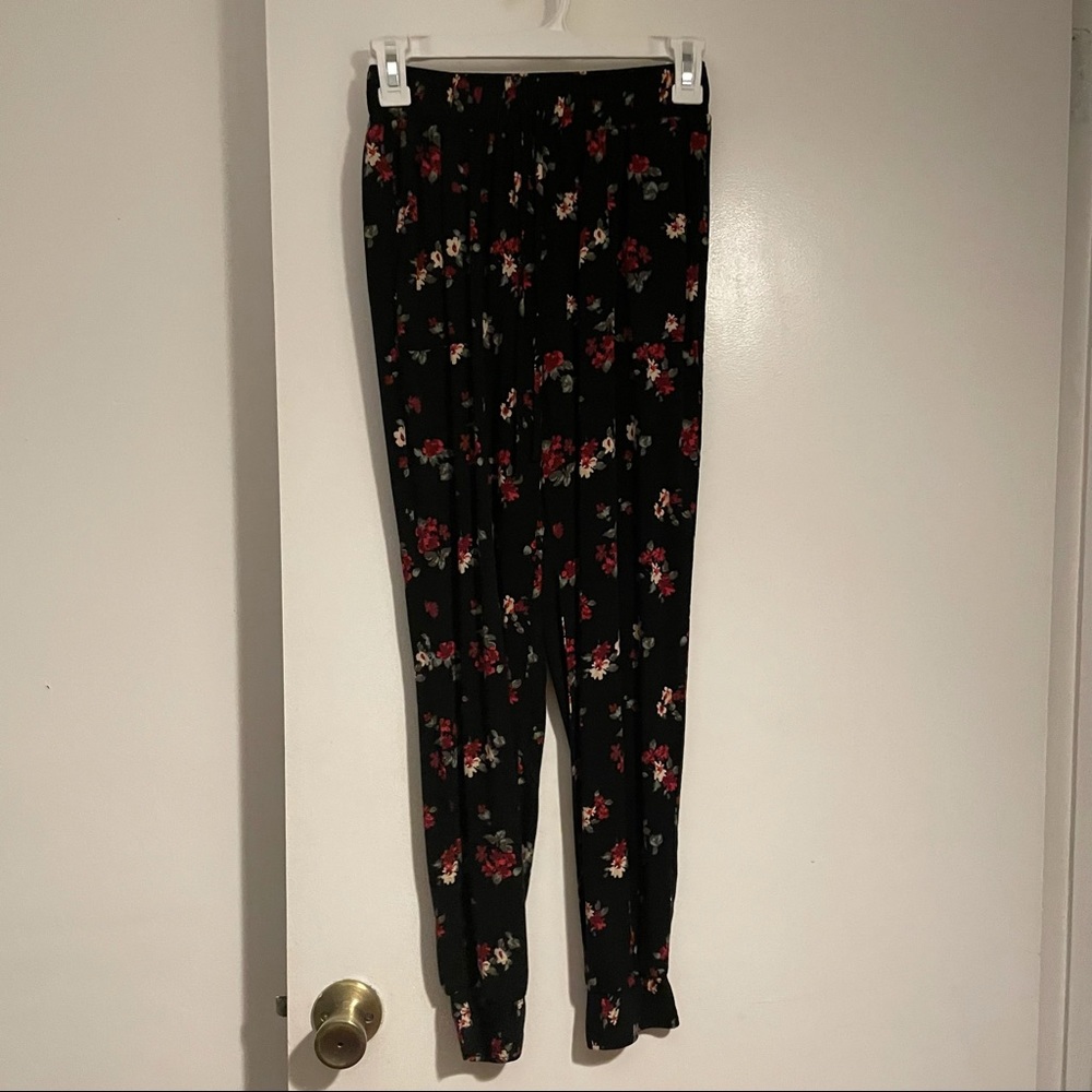 Hollister floral joggers